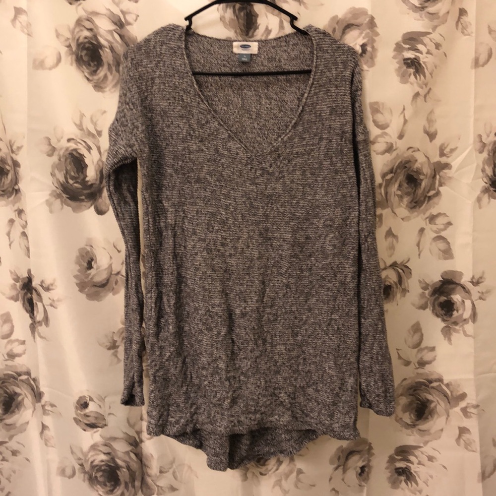 Old Navy grey sweater